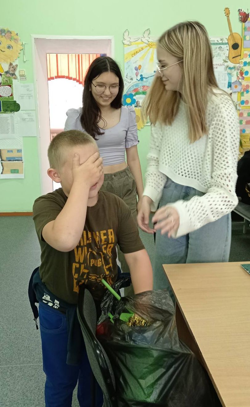 я4